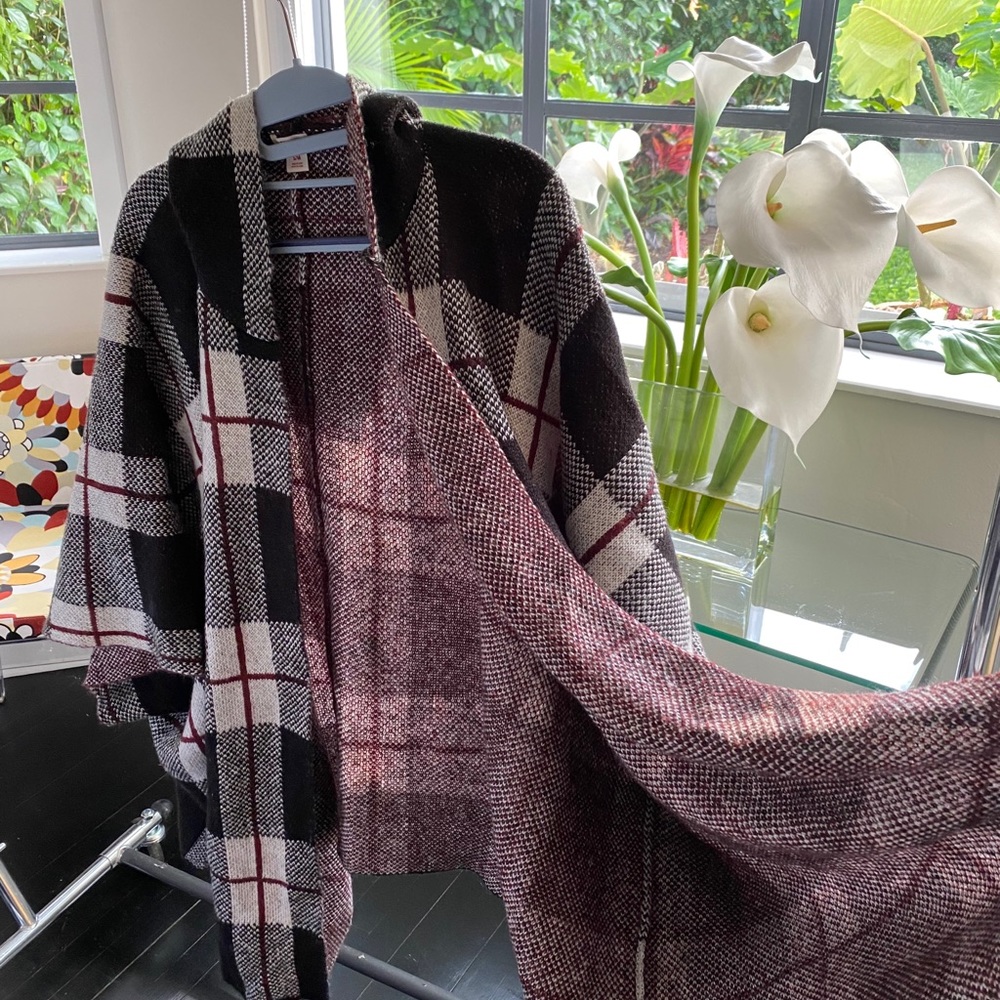 Small sweater throw over s/m